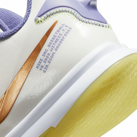 Nike Lebron 5 'Lakers' basketbalschoen wit/goud