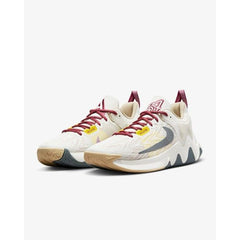 Nike Giannis Immortality 2 basketbalschoenen wit