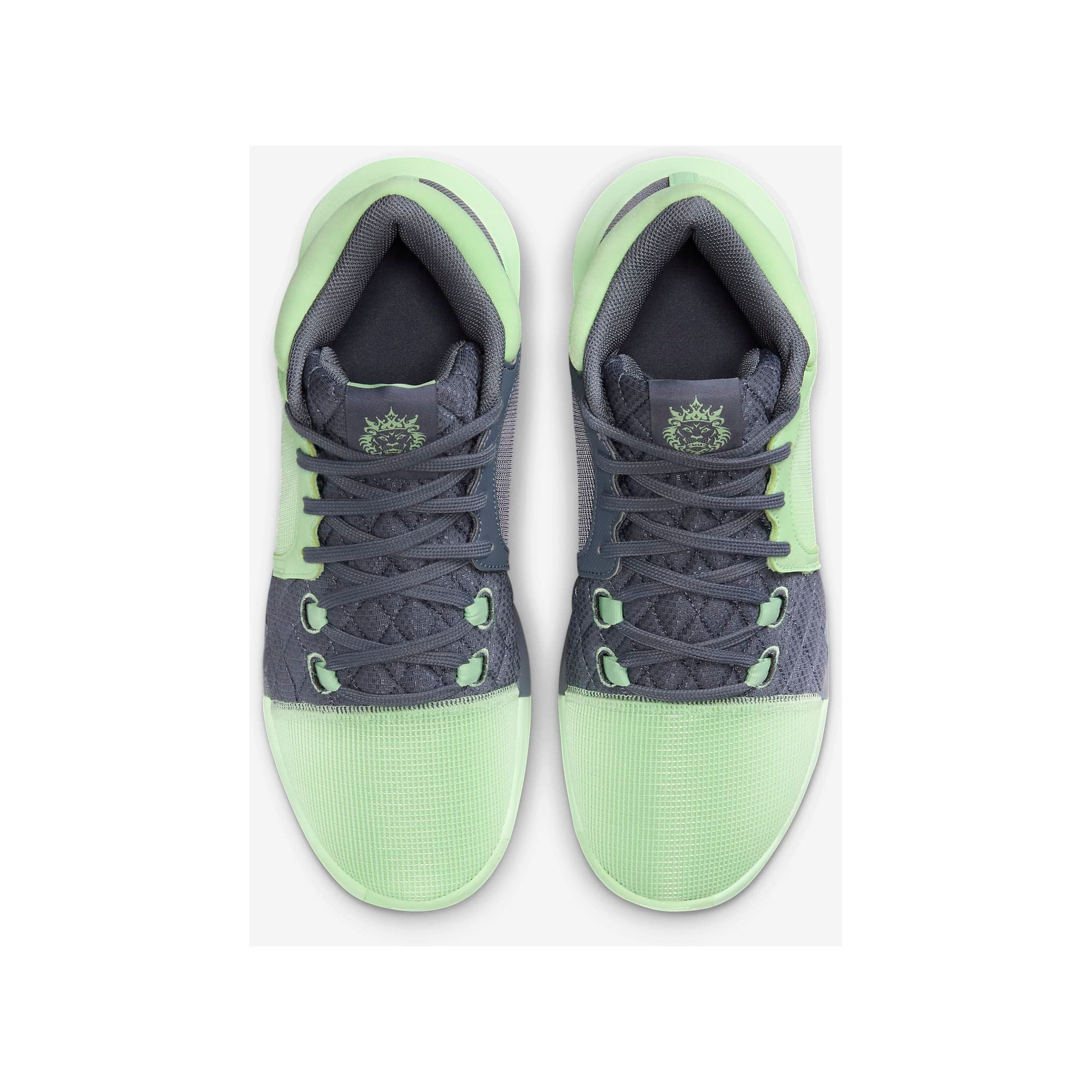 LeBron Witness 8 basketbalschoenen groen