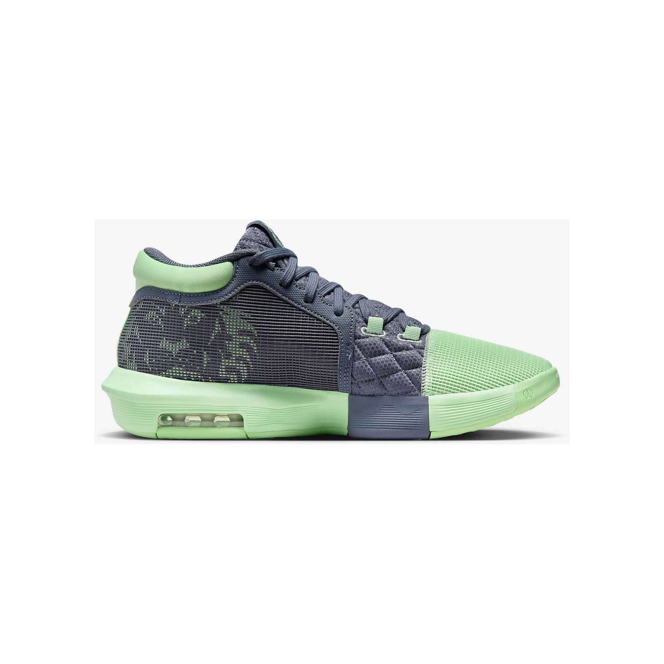 LeBron Witness 8 basketbalschoenen groen